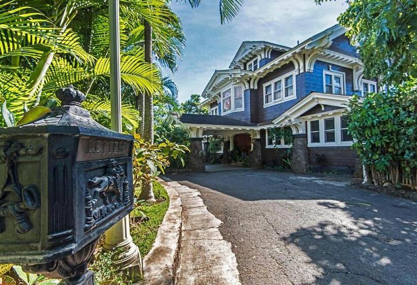 هتل Manoa Valley Inn