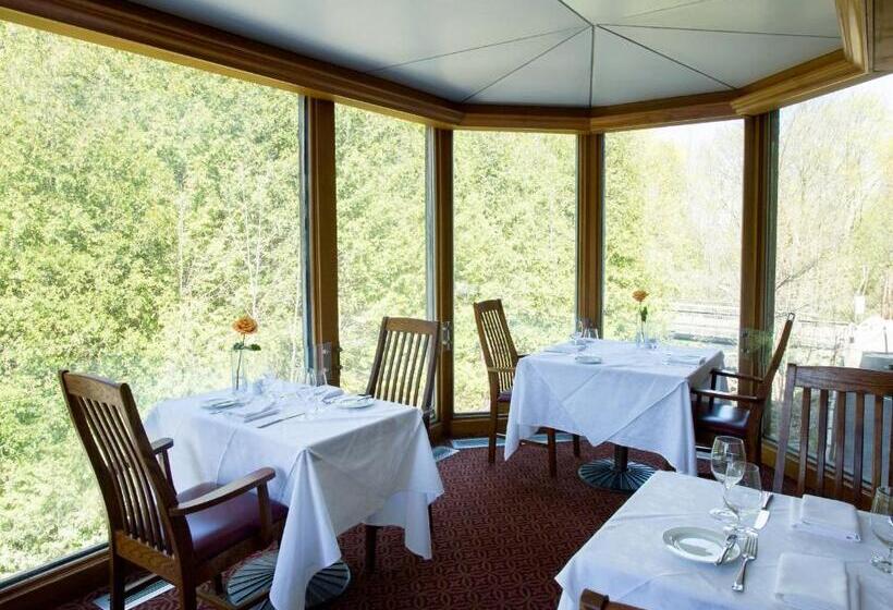 هتل Millcroft Inn & Spa