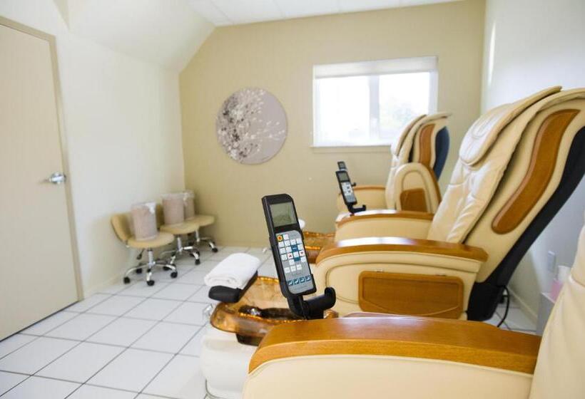هتل Millcroft Inn & Spa