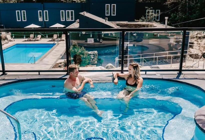 هتل Millcroft Inn & Spa