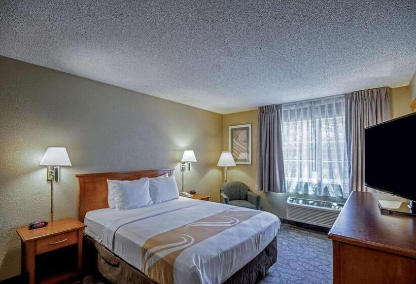 هتل Spark By Hilton Modesto