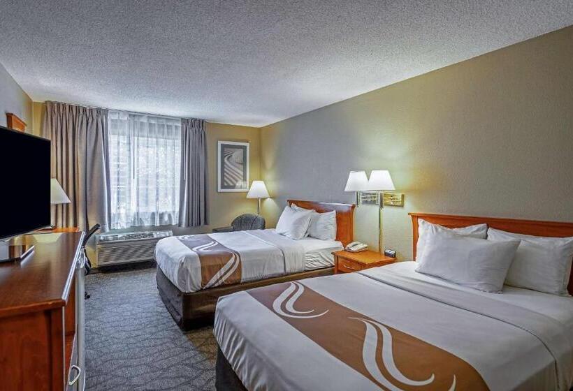 هتل Spark By Hilton Modesto