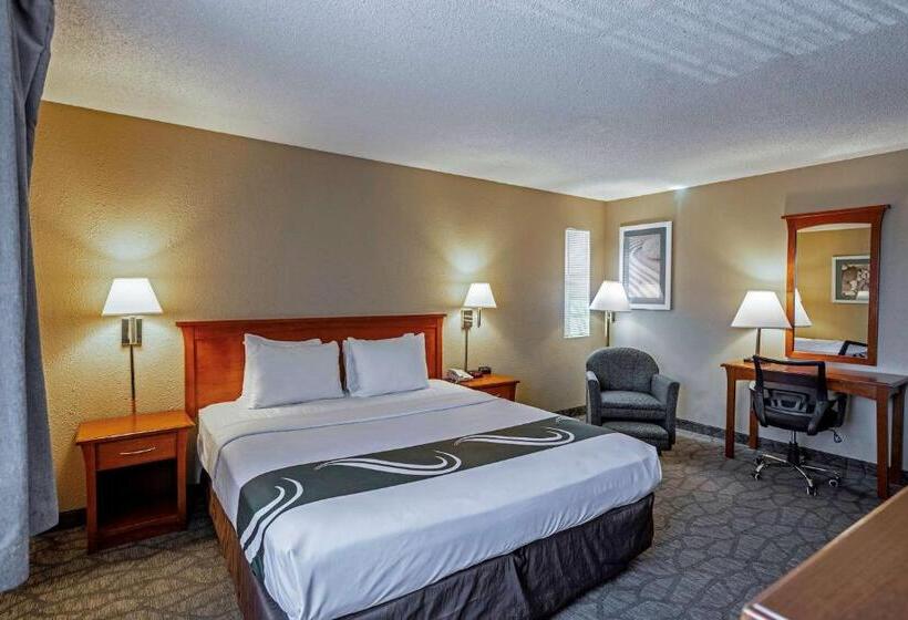 هتل Spark By Hilton Modesto
