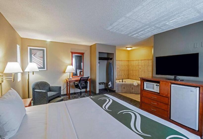 هتل Spark By Hilton Modesto