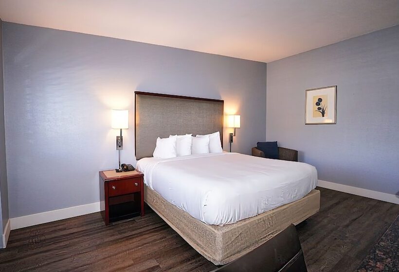 هتل Seaside Inn & Suites