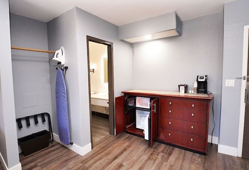 هتل Seaside Inn & Suites