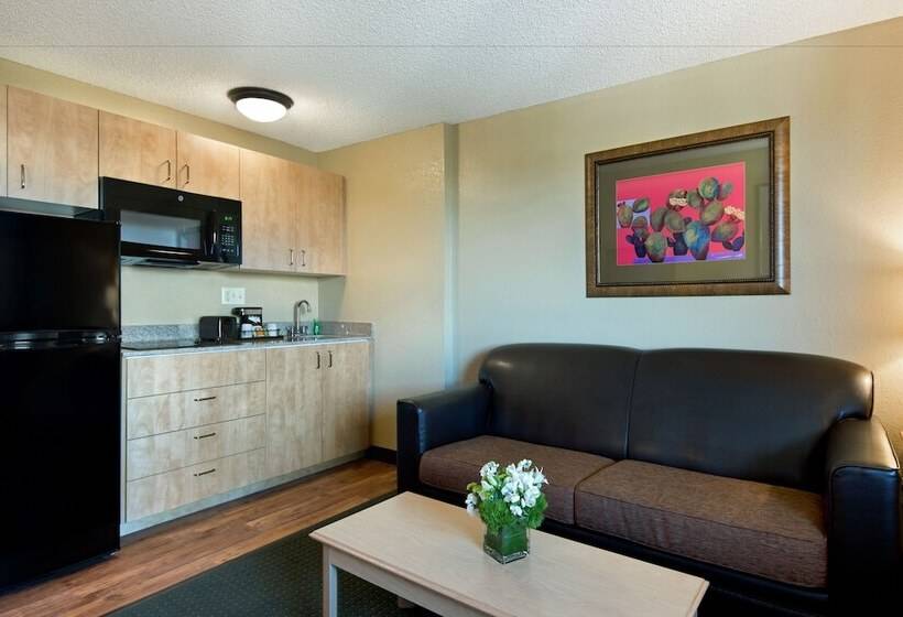 هتل Oxford Suites Lancaster