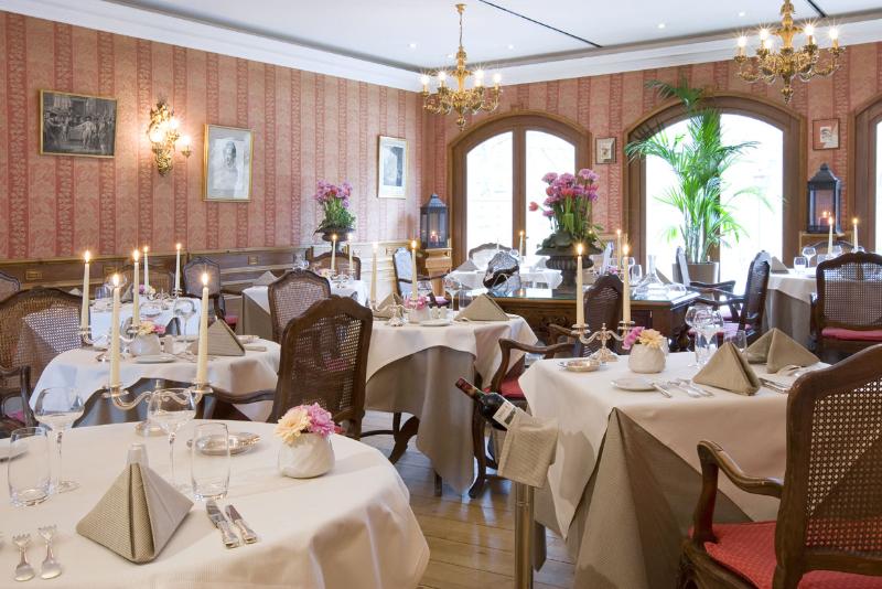 هتل Hôtel Château De L Ile