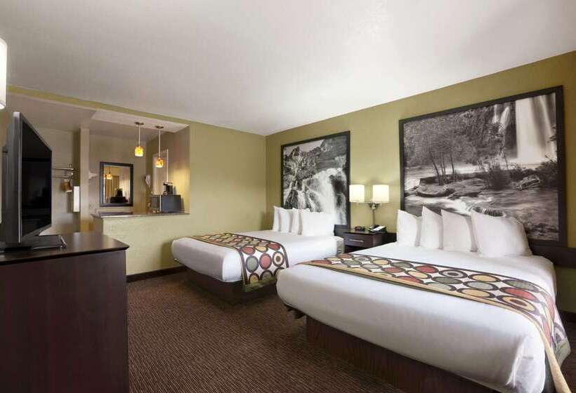 Hôtel Super 8 By Wyndham Nau/downtown Conference Center