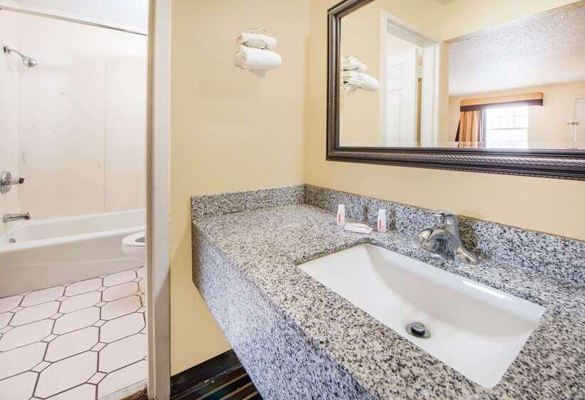 هتل Super 8 By Wyndham Tulsa/arpt/st Fairgrounds