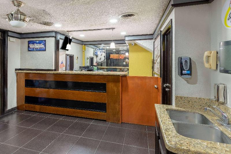 هتل Super 8 By Wyndham Tulsa/arpt/st Fairgrounds
