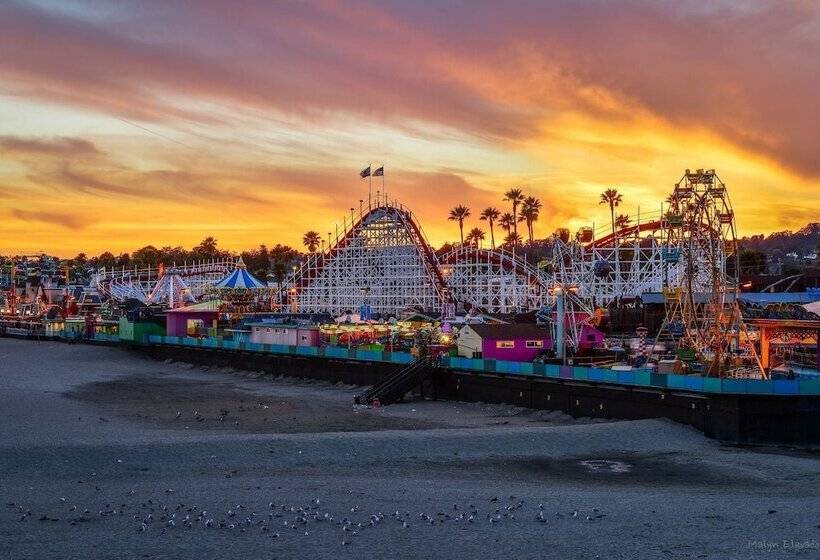 هتل The Aqua Pacific