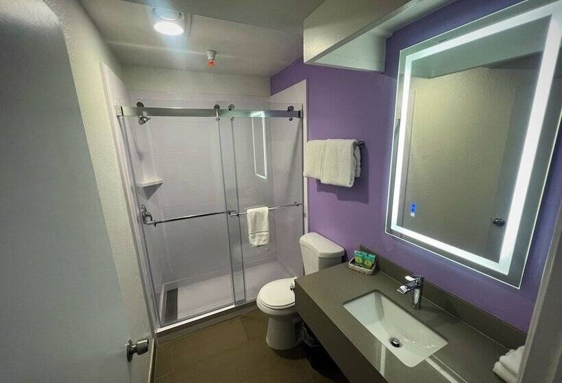 هتل The Aqua Pacific