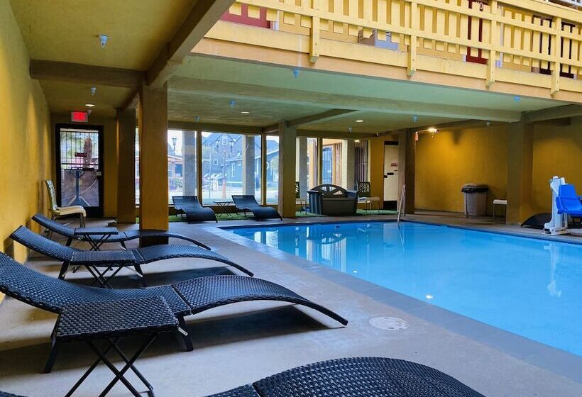هتل The Aqua Pacific