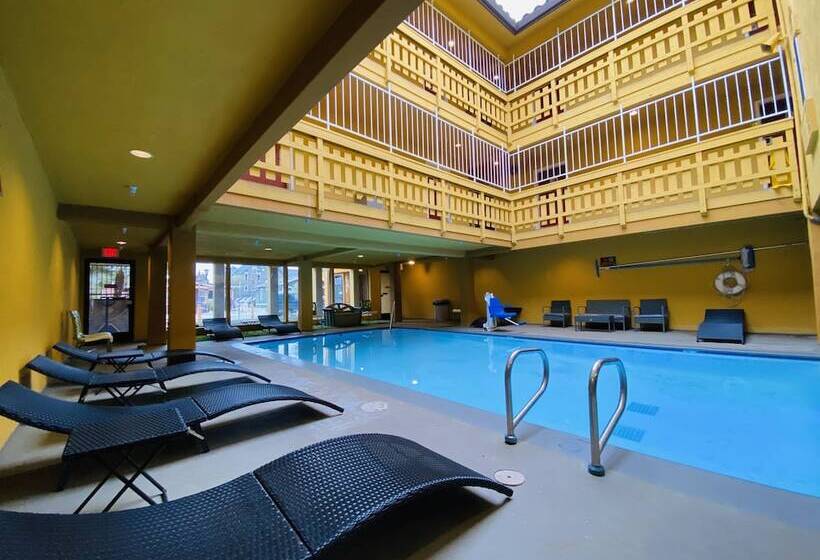 هتل The Aqua Pacific