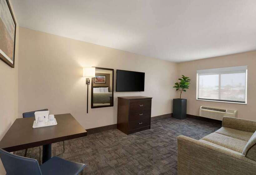 هتل Travelodge By Wyndham Lake Havasu