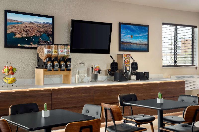 هتل Travelodge By Wyndham Lake Havasu