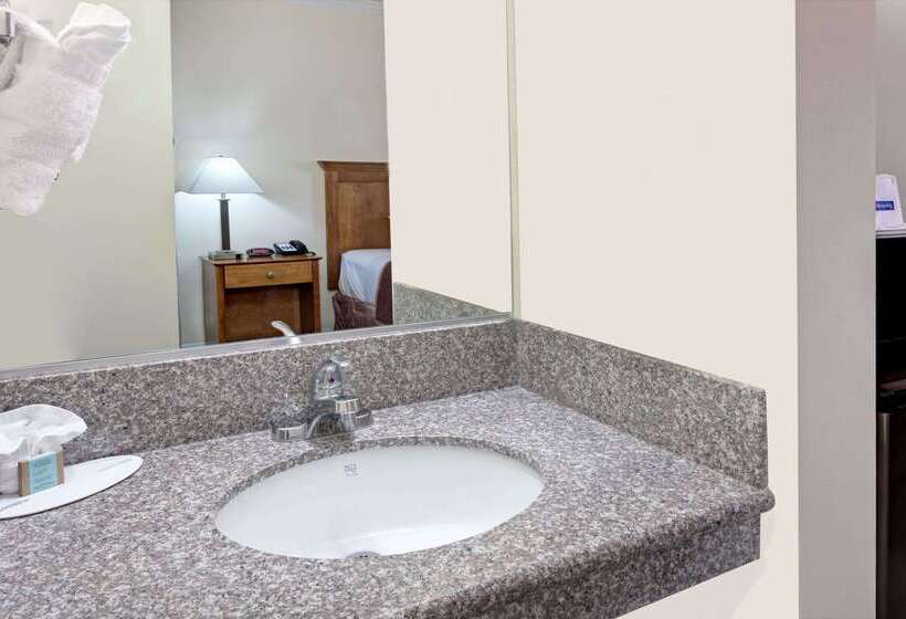 فندق Travelodge By Wyndham Pasadena Central