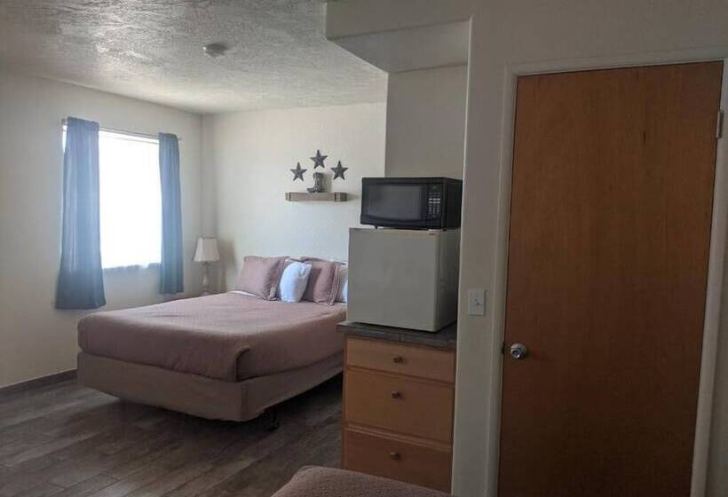 Little Daisy Motel