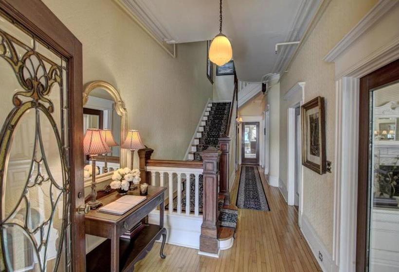 مبيت وإفطار Banberry House Heritage Inn