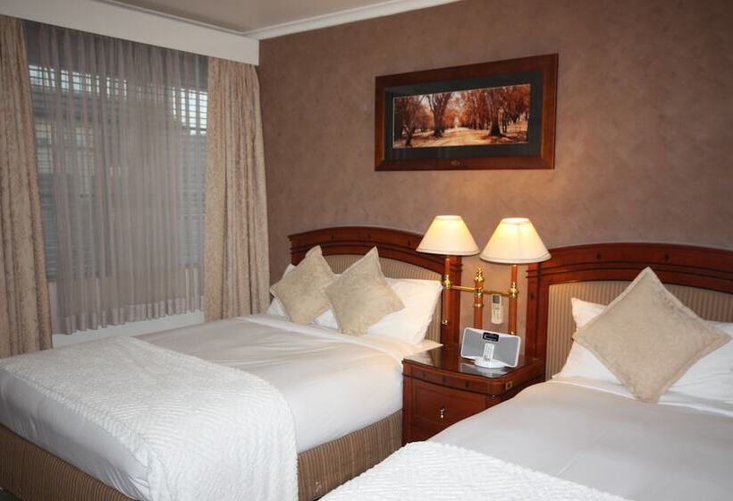 Country Plaza Motel