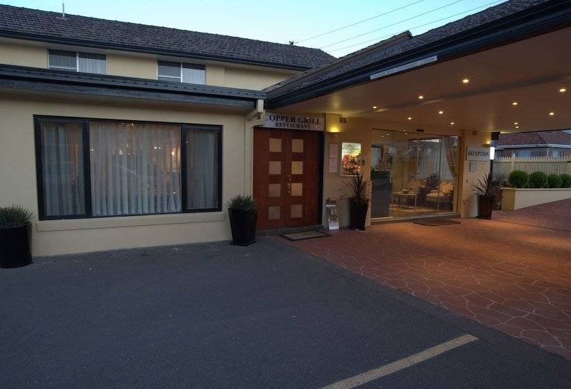 Country Plaza Motel
