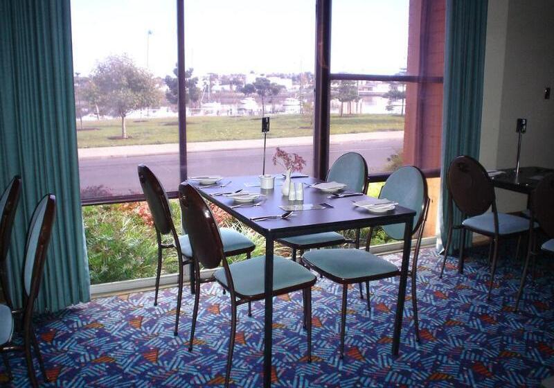 فندق Argosy Motor Inn