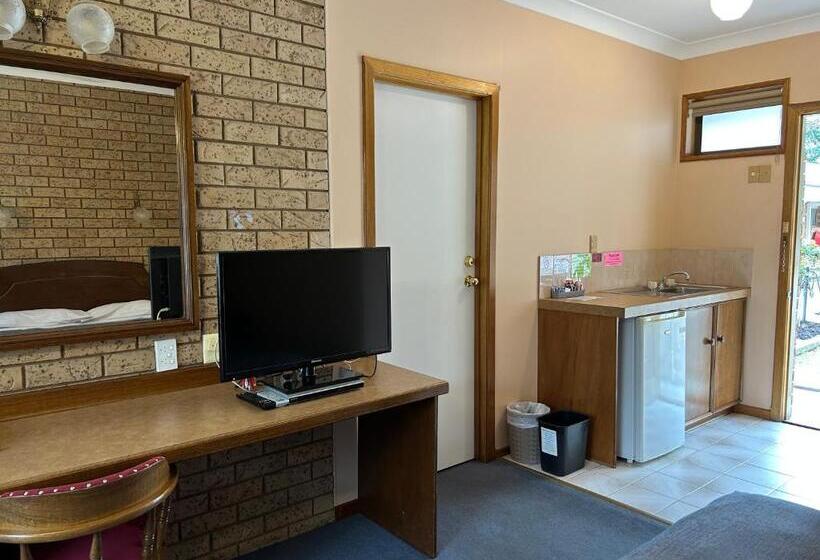 هتل Barrass's John Bright Motor Inn
