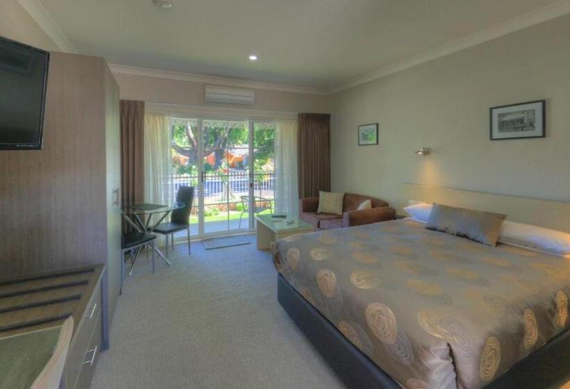 هتل Barrass's John Bright Motor Inn