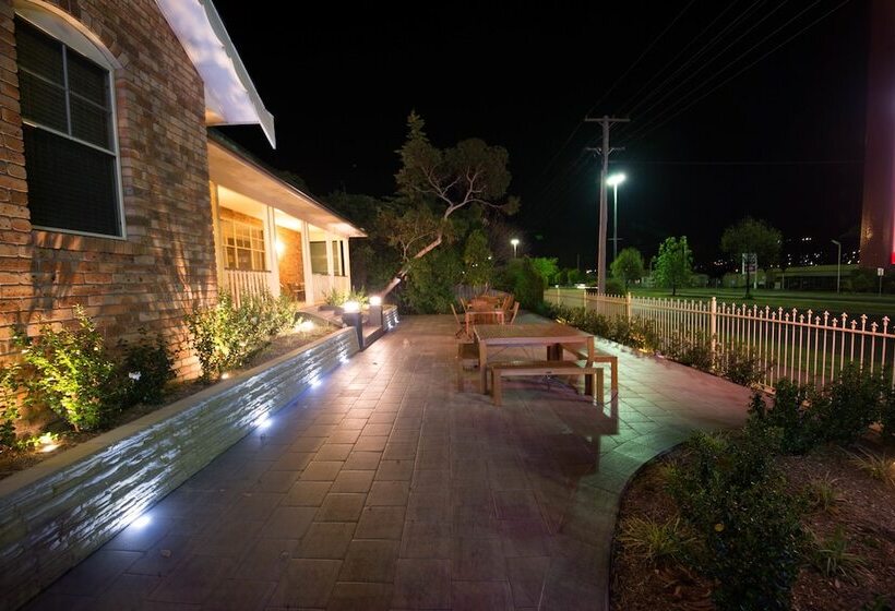فندق Best Western Plus All Settlers Motor Inn