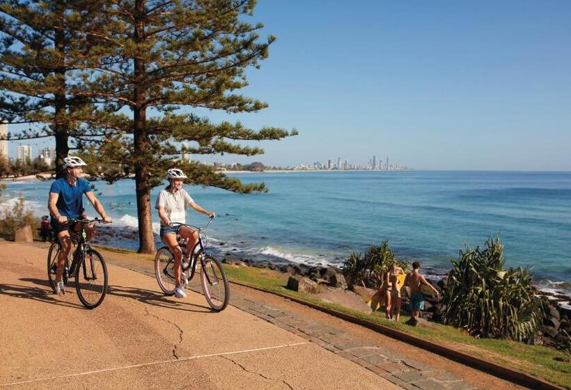 هتل Burleigh Beach Tower