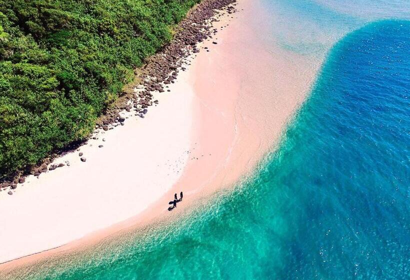 هتل Burleigh Beach Tower