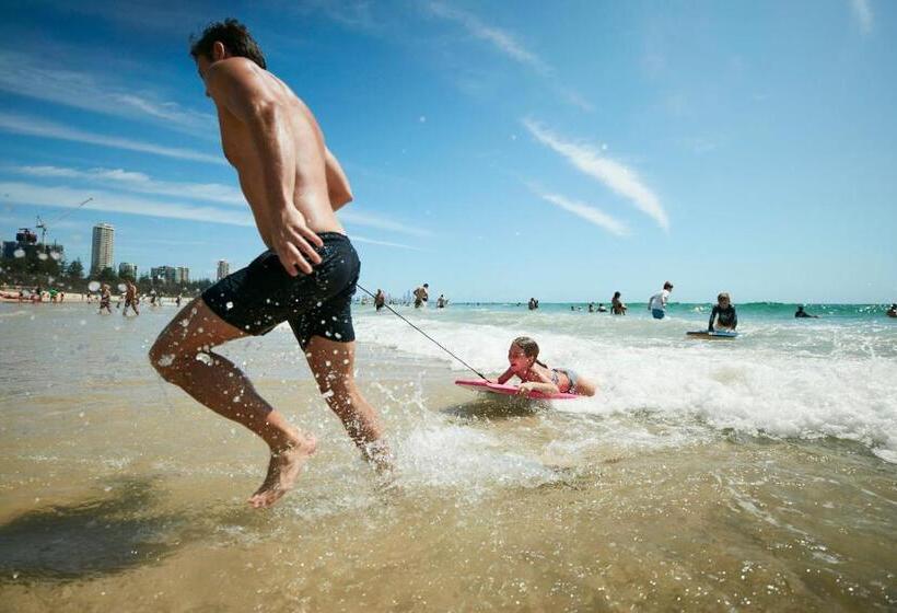 هتل Burleigh Beach Tower