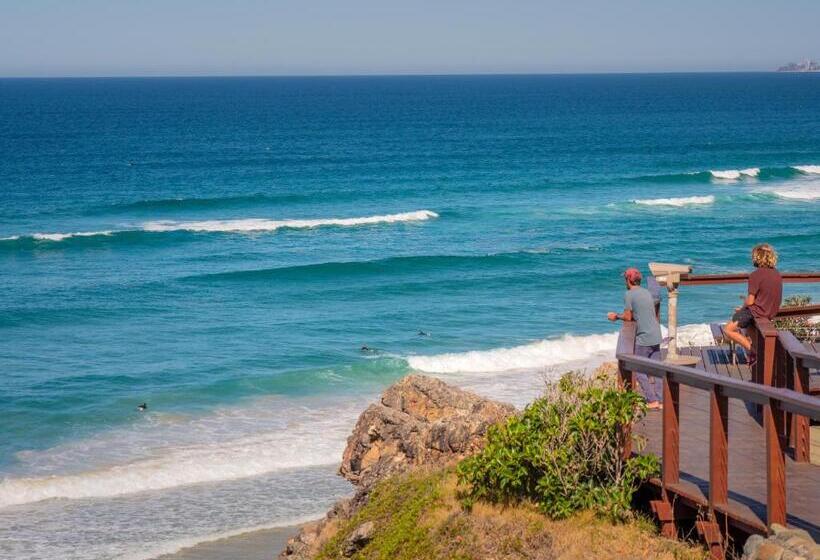 هتل Burleigh Beach Tower