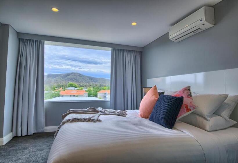 Hotel Canberra Rex  And Serviced Apartments