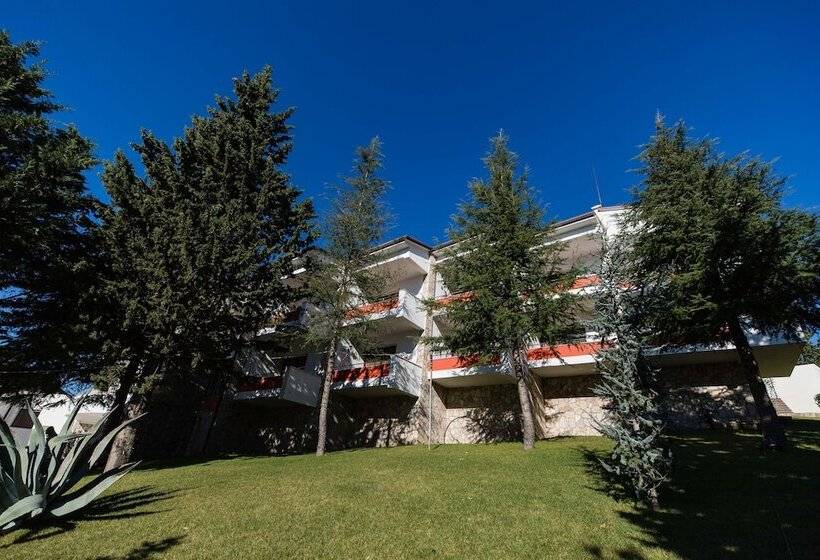 בית מלון כפרי Chateau Linza Resort