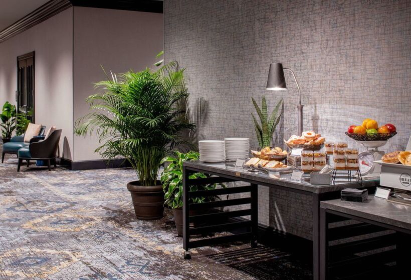 هتل Hyatt Centric French Quarter