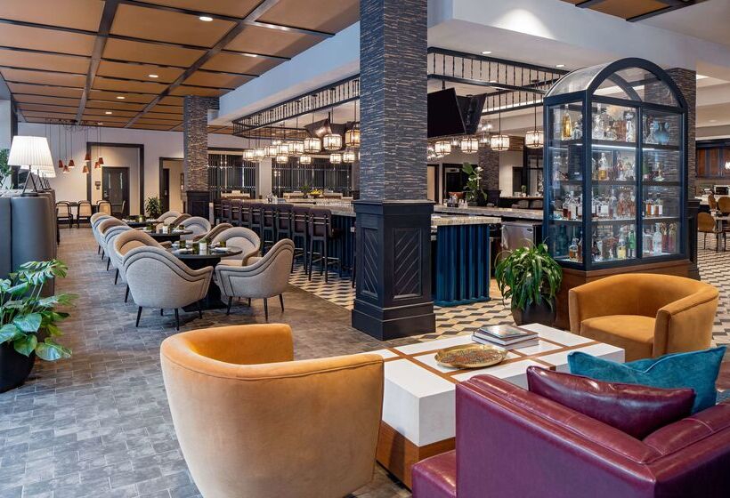 هتل Hyatt Centric French Quarter