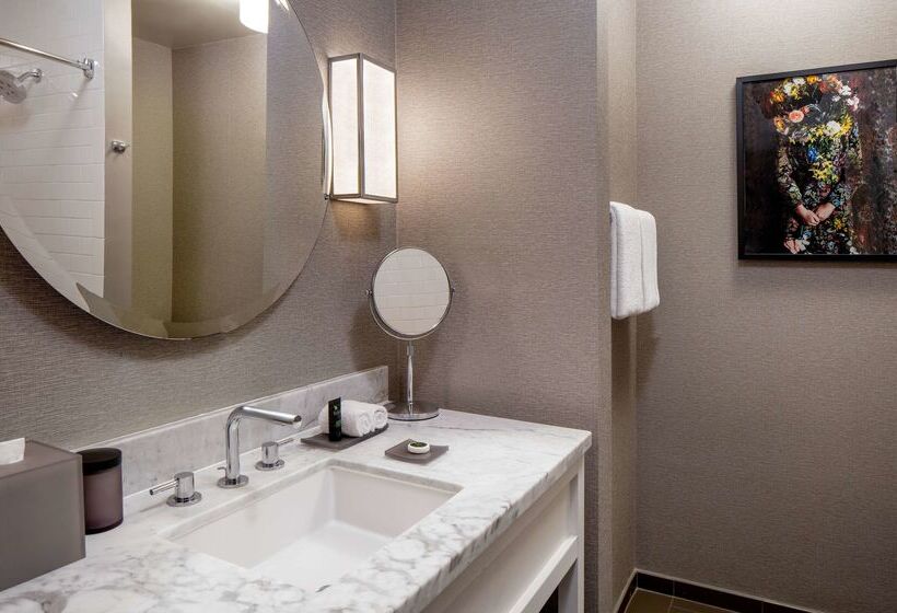 هتل Hyatt Centric French Quarter