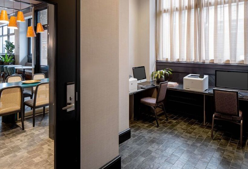 هتل Hyatt Centric French Quarter