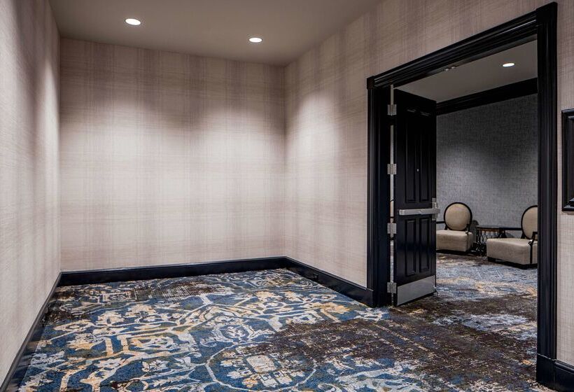 هتل Hyatt Centric French Quarter