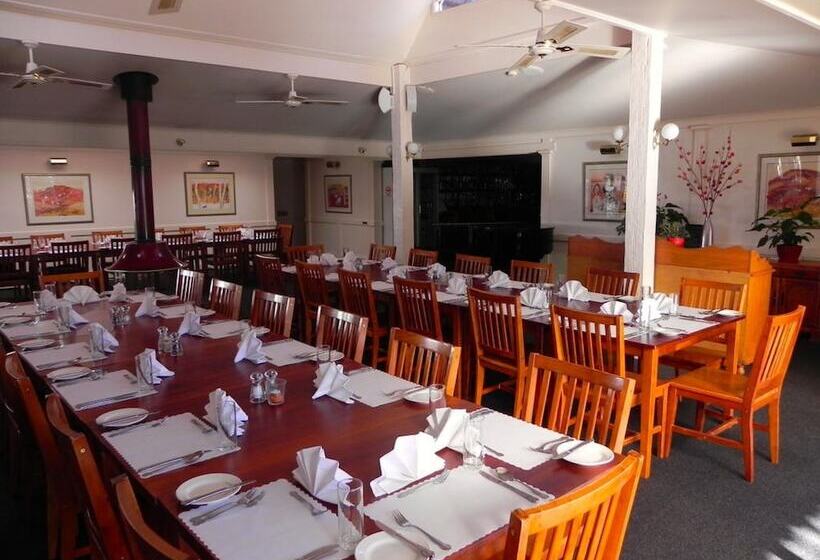 هتل Moore Park Inn