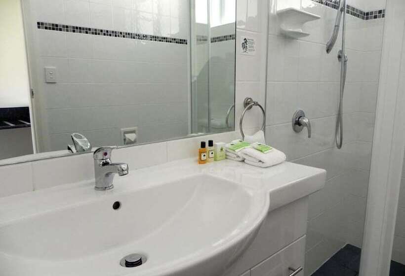 هتل Moore Park Inn