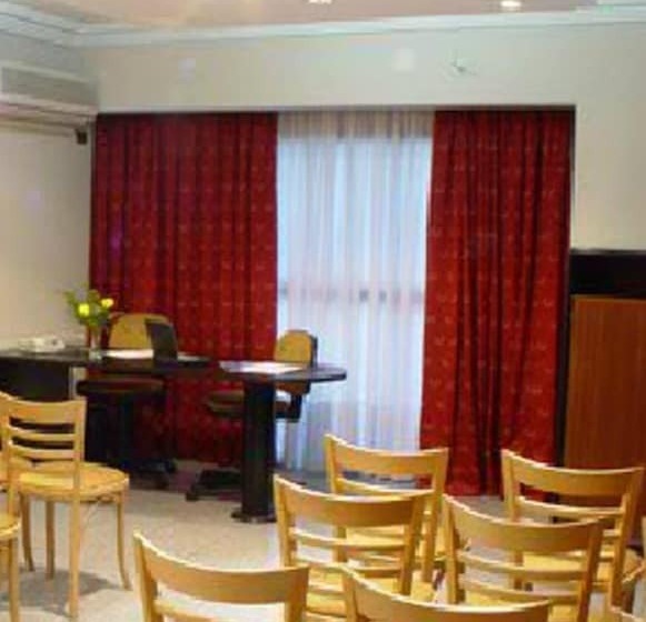 Fotos del hotel Reina Victoria Suites & Towers:  13