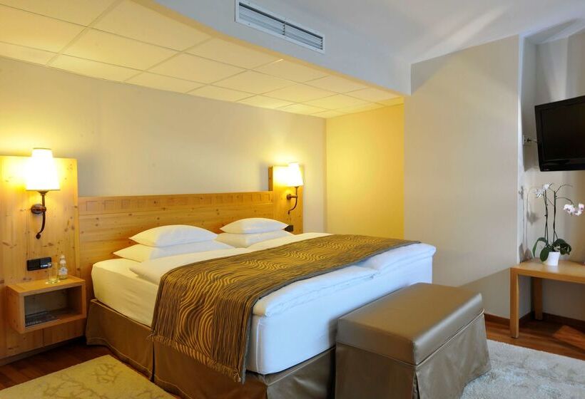 Rogner Hotel Tirana