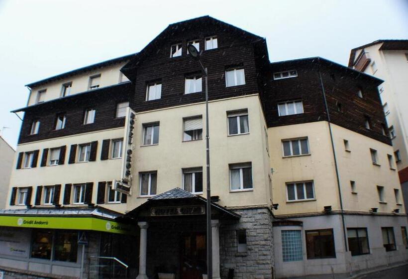 Hotel Somriu Oros