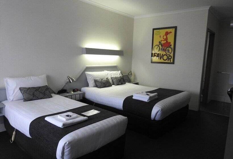 هتل Wine Village Motor Inn
