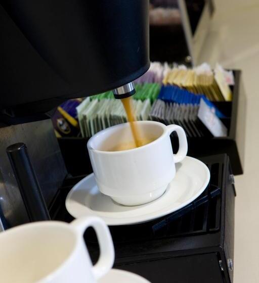 مُتل Ibis Styles Canberra Tall Trees