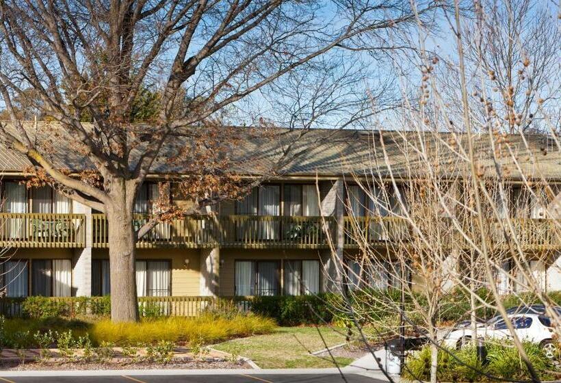 مُتل Ibis Styles Canberra Tall Trees