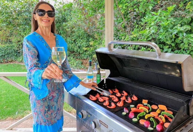 New Crossing Place Motel